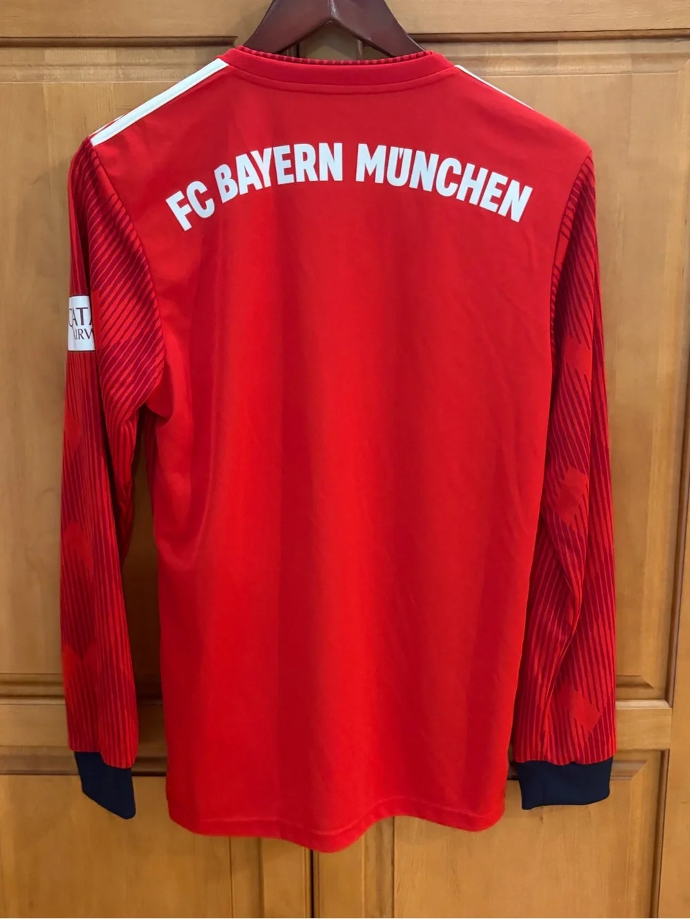 NWT adidas FC Bayern München 2018/19 Home Jersey – Men’s Small